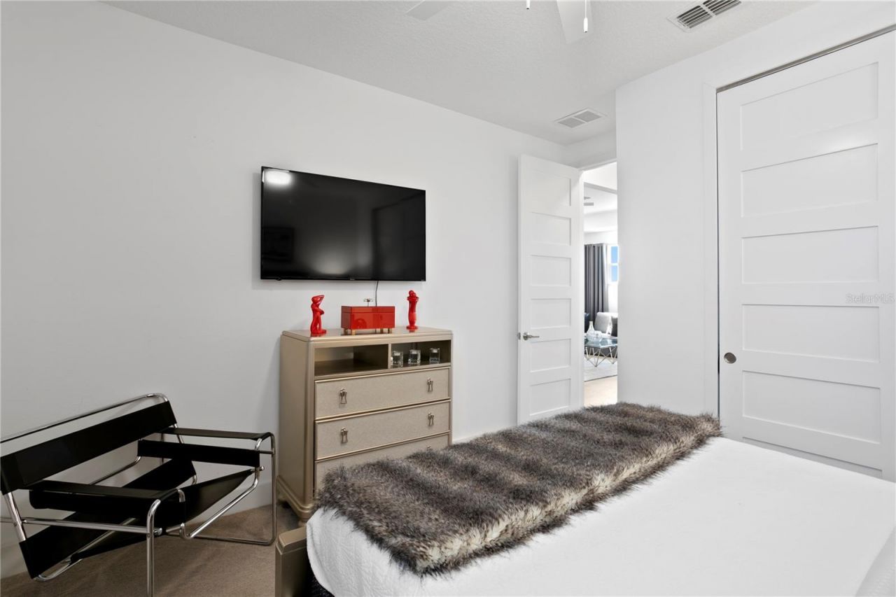 916 Seagrape Drive, Ruskin, FL 33570 Photo