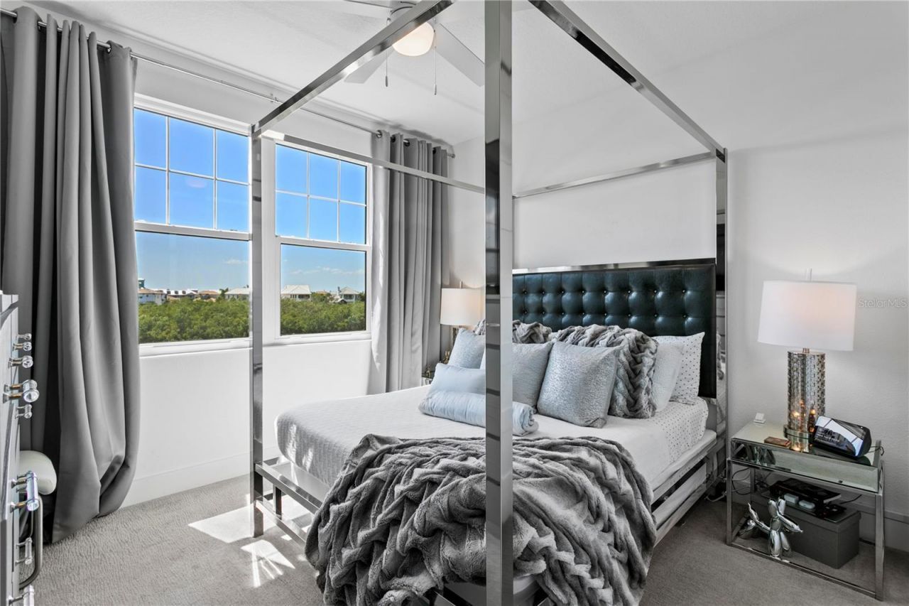 916 Seagrape Drive, Ruskin, FL 33570 Photo