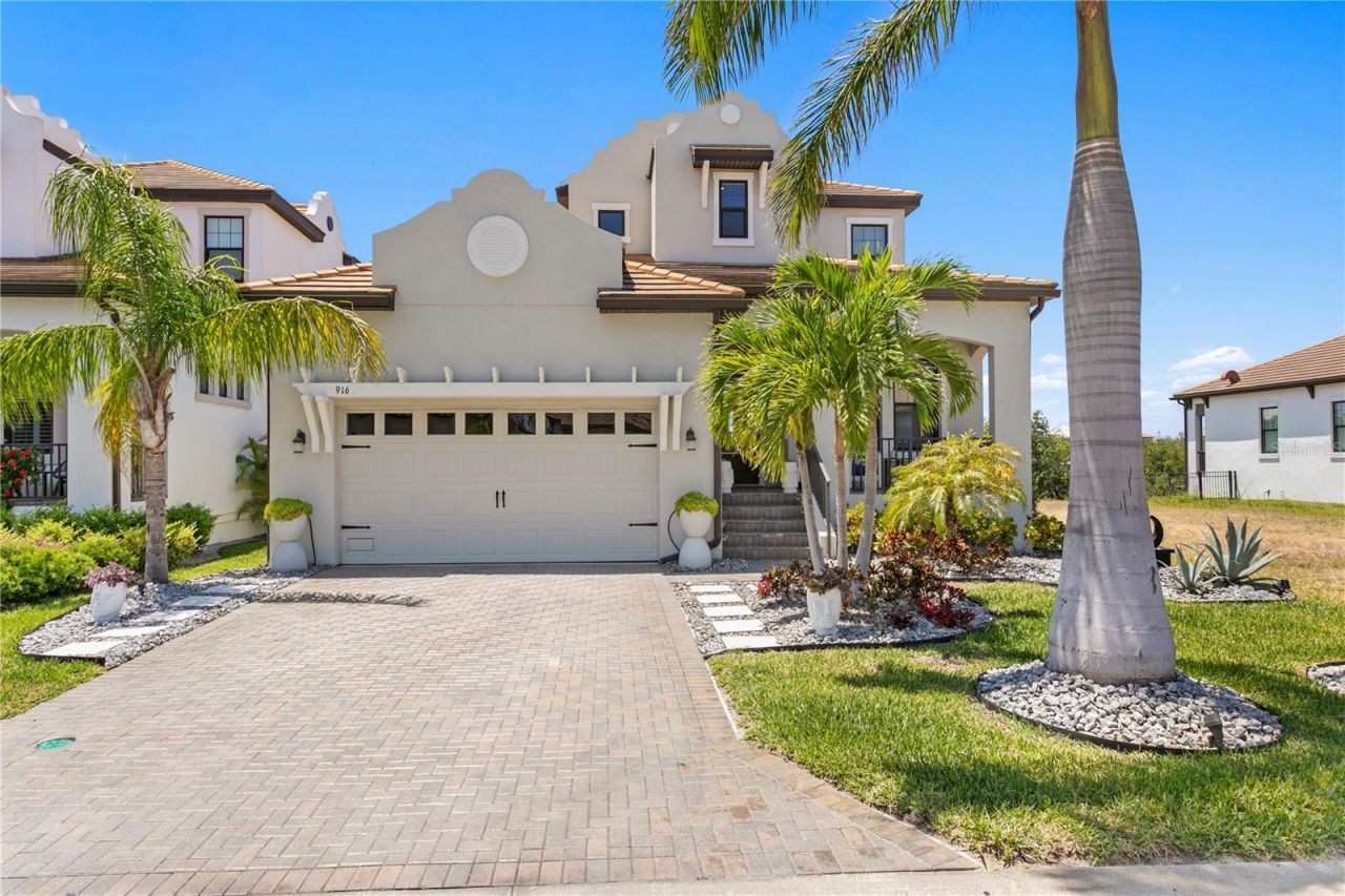 916 Seagrape Drive, Ruskin, FL 33570 Photo