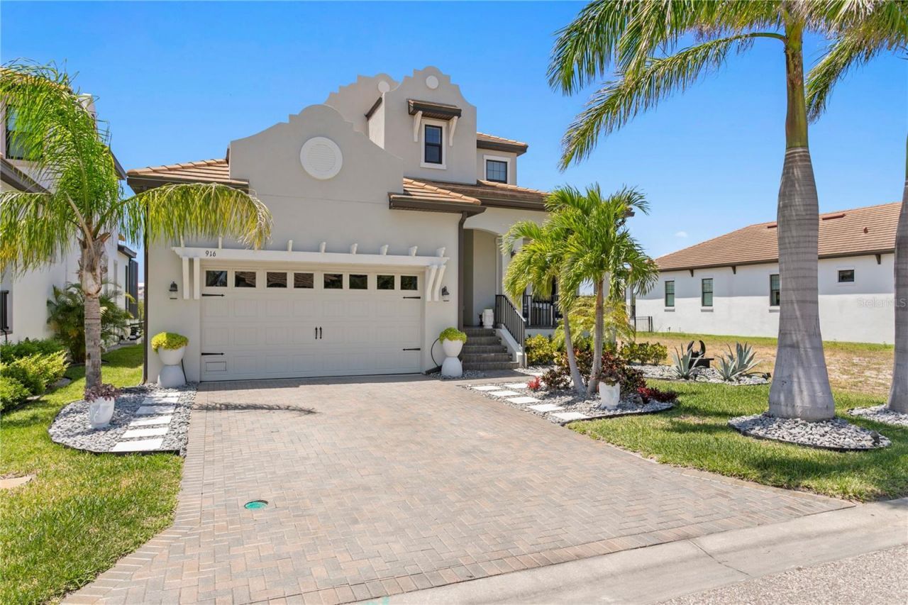 916 Seagrape Drive, Ruskin, FL 33570 Photo