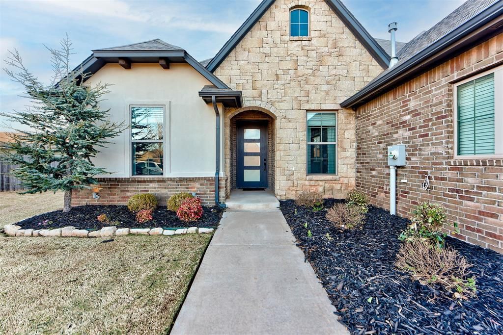 13301 NW 7th Court, Yukon, OK 73099 Main Photo