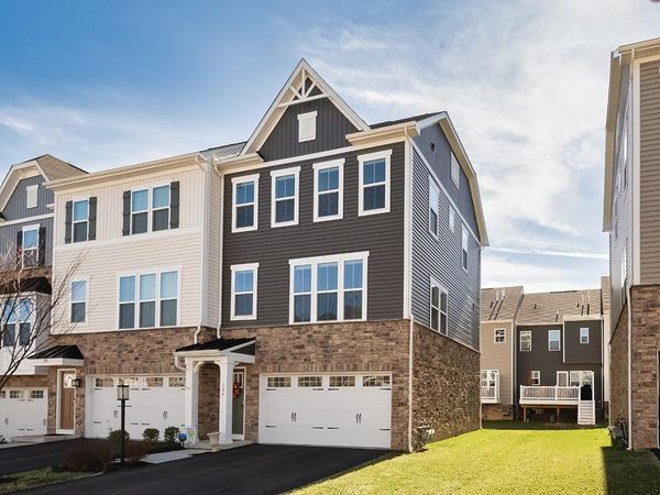 126 Lupine Dr, Mars, PA 16046