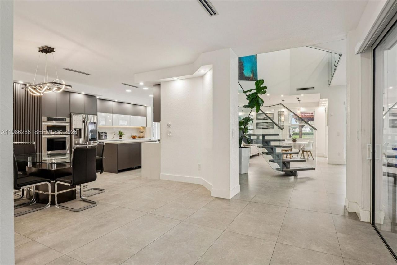 11280 NW 77th Ter, Doral, FL 33178 Photo