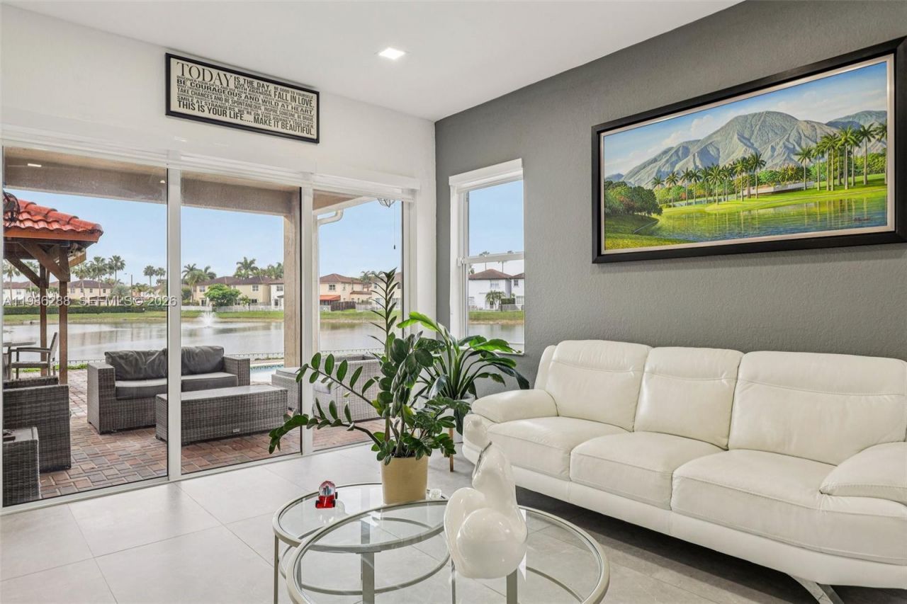 11280 NW 77th Ter, Doral, FL 33178 Photo