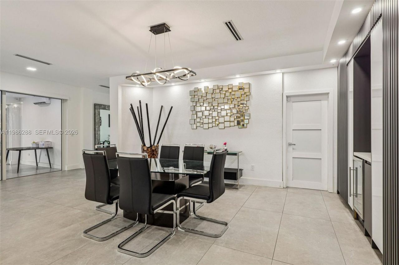 11280 NW 77th Ter, Doral, FL 33178 Photo