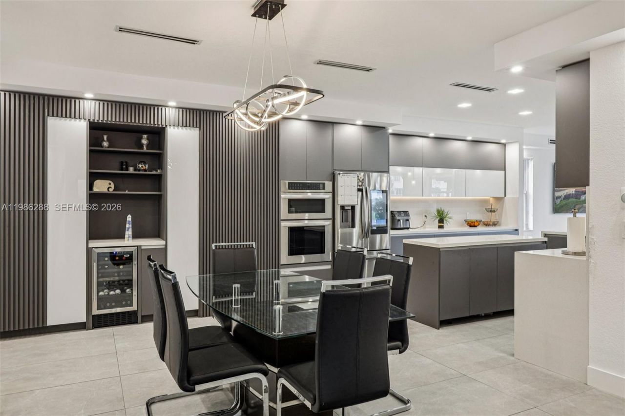 11280 NW 77th Ter, Doral, FL 33178 Photo