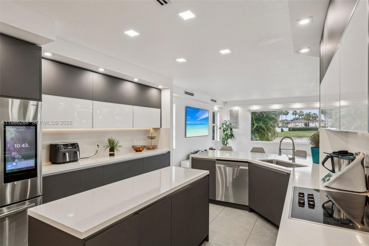 11280 NW 77th Ter, Doral, FL 33178 Photo