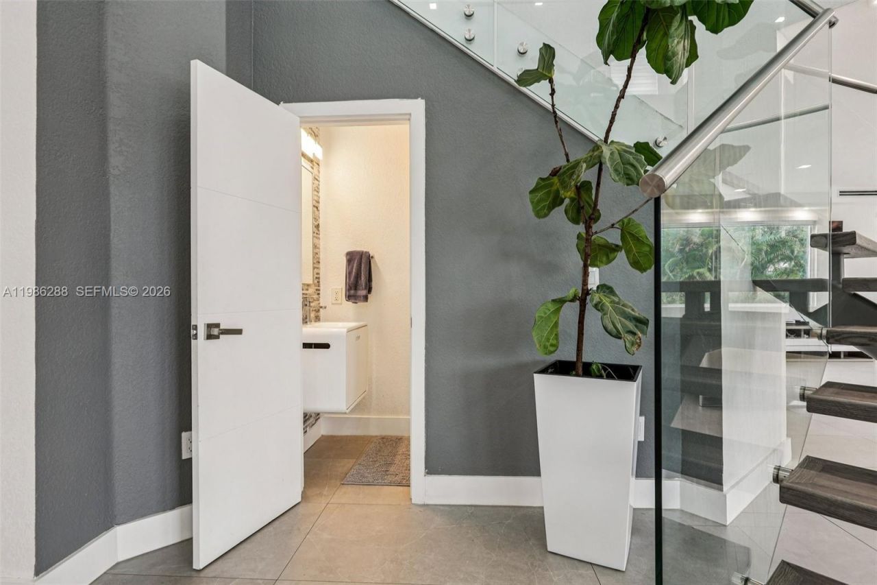 11280 NW 77th Ter, Doral, FL 33178 Photo