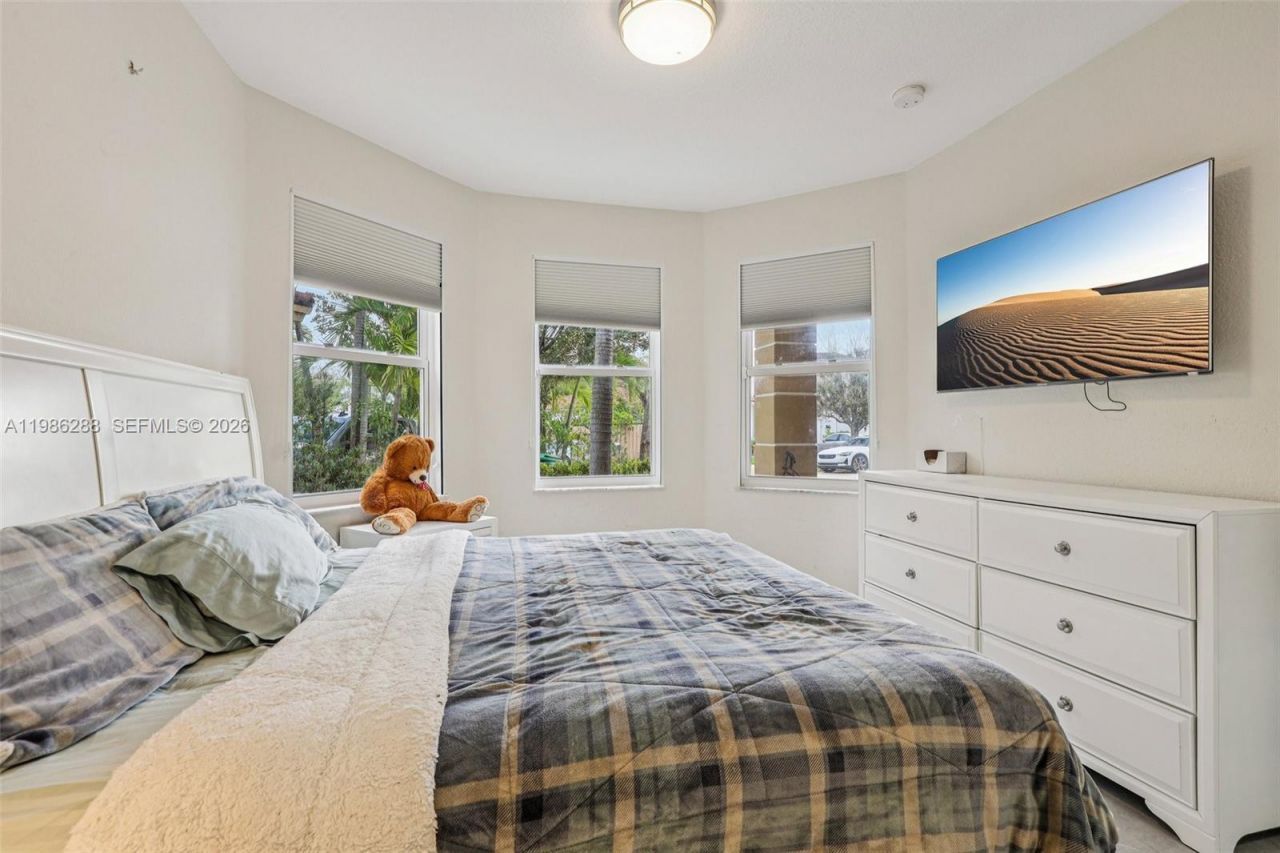 11280 NW 77th Ter, Doral, FL 33178 Photo