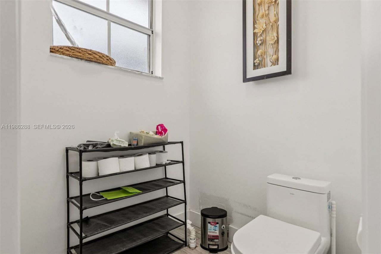 11280 NW 77th Ter, Doral, FL 33178 Photo