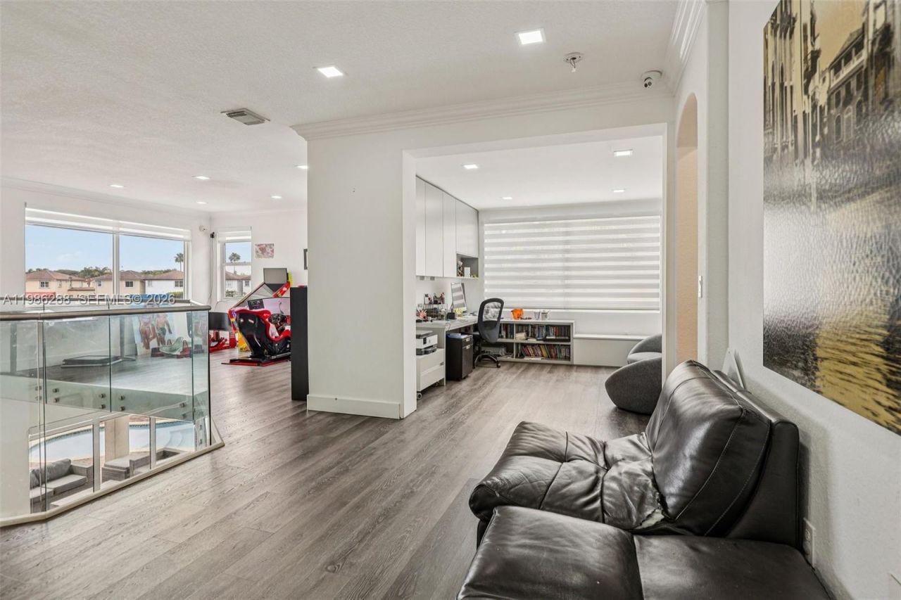 11280 NW 77th Ter, Doral, FL 33178 Photo