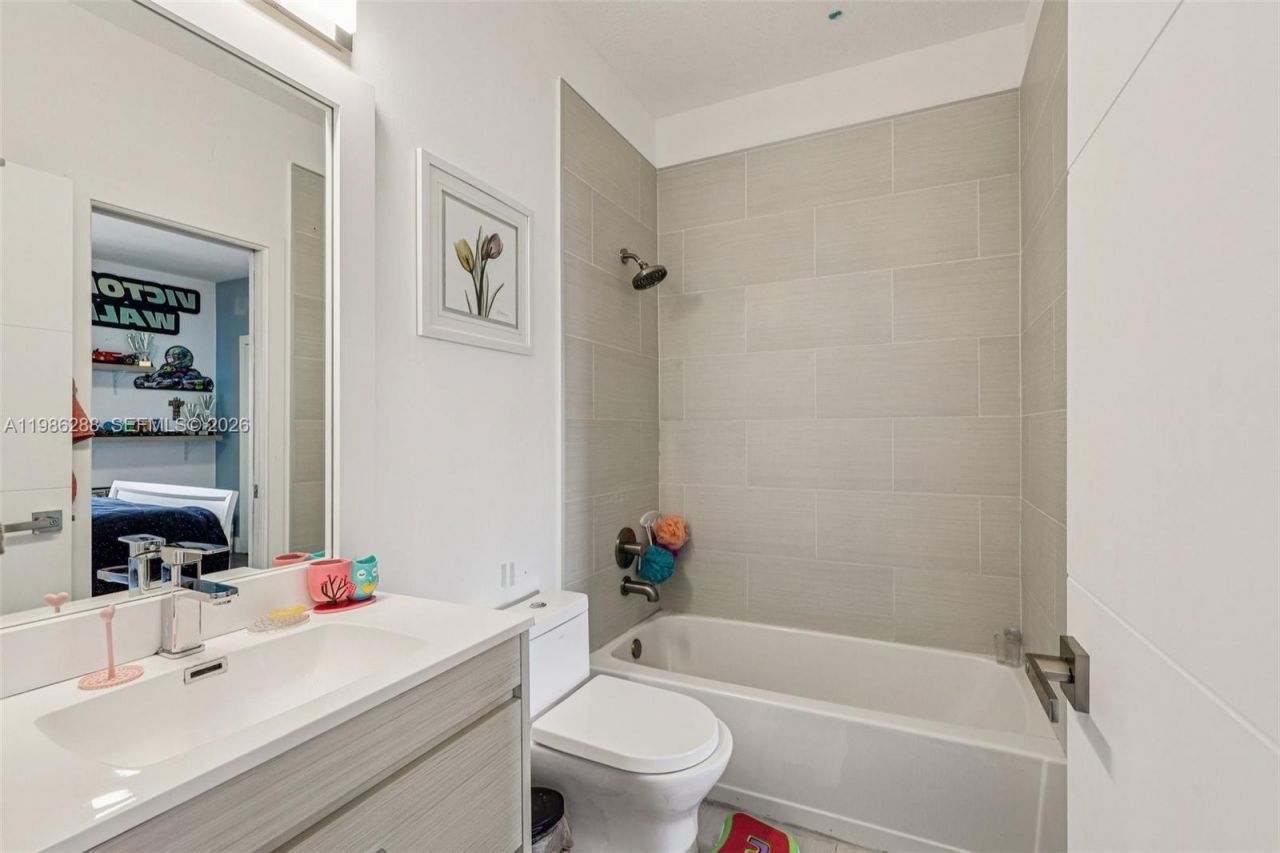 11280 NW 77th Ter, Doral, FL 33178 Photo