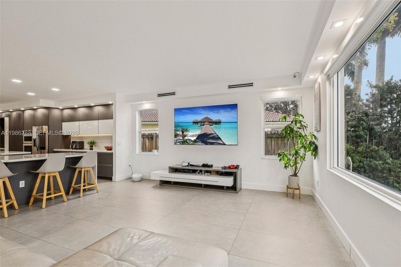 11280 NW 77th Ter, Doral, FL 33178 Photo