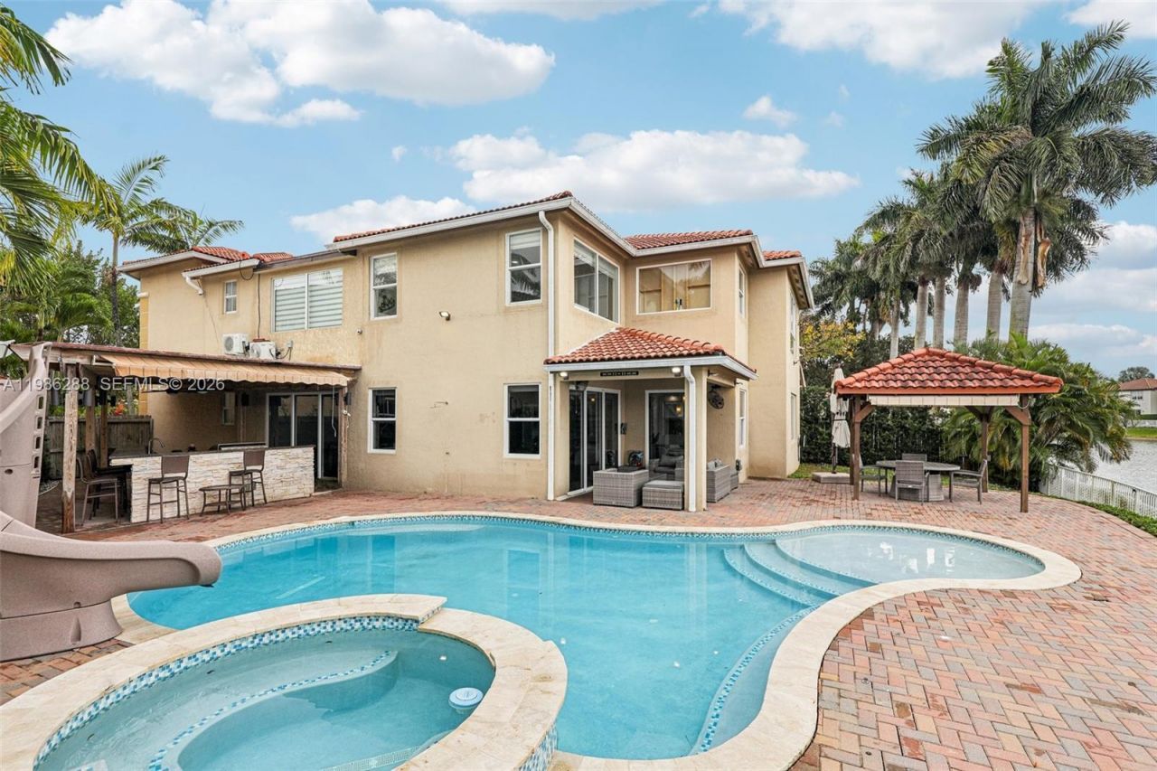 11280 NW 77th Ter, Doral, FL 33178 Photo