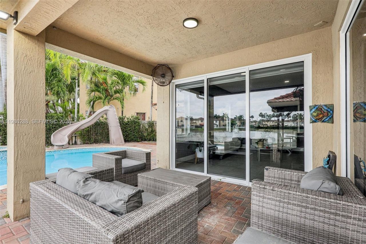 11280 NW 77th Ter, Doral, FL 33178 Photo