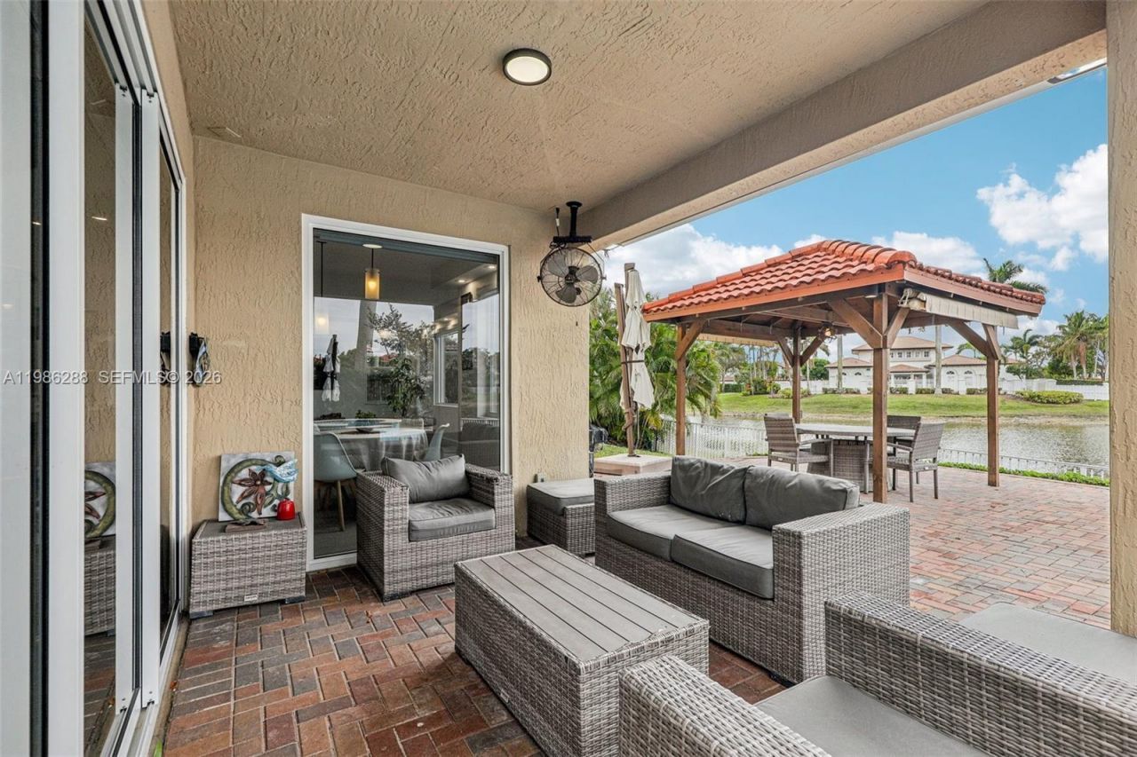 11280 NW 77th Ter, Doral, FL 33178 Photo