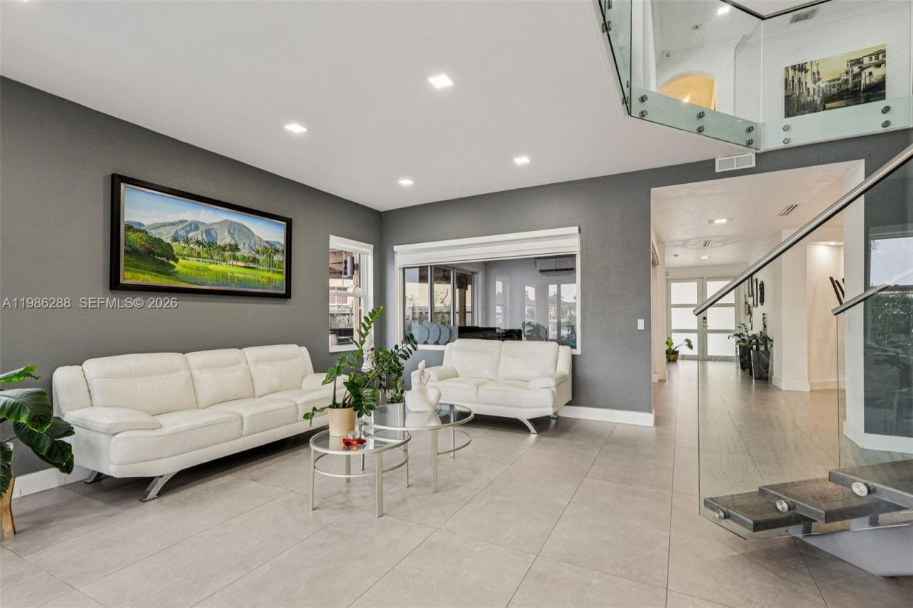 11280 NW 77th Ter, Doral, FL 33178 Photo