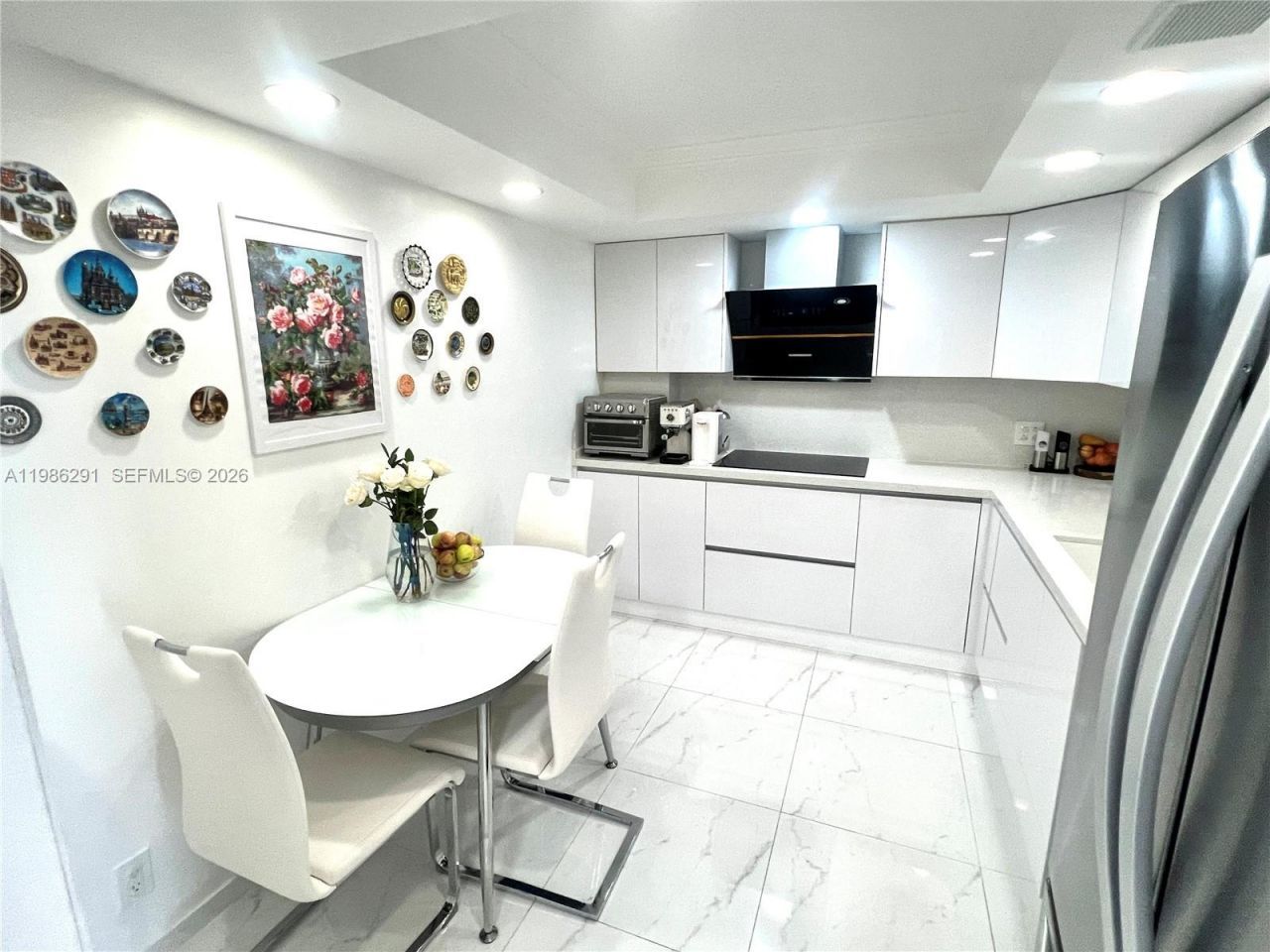 437 Golden Isles Dr , Unit 14G, Hallandale Beach, FL 33009 Photo