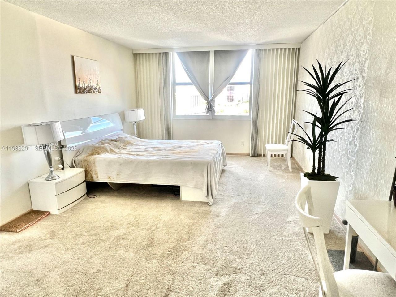 437 Golden Isles Dr , Unit 14G, Hallandale Beach, FL 33009 Photo