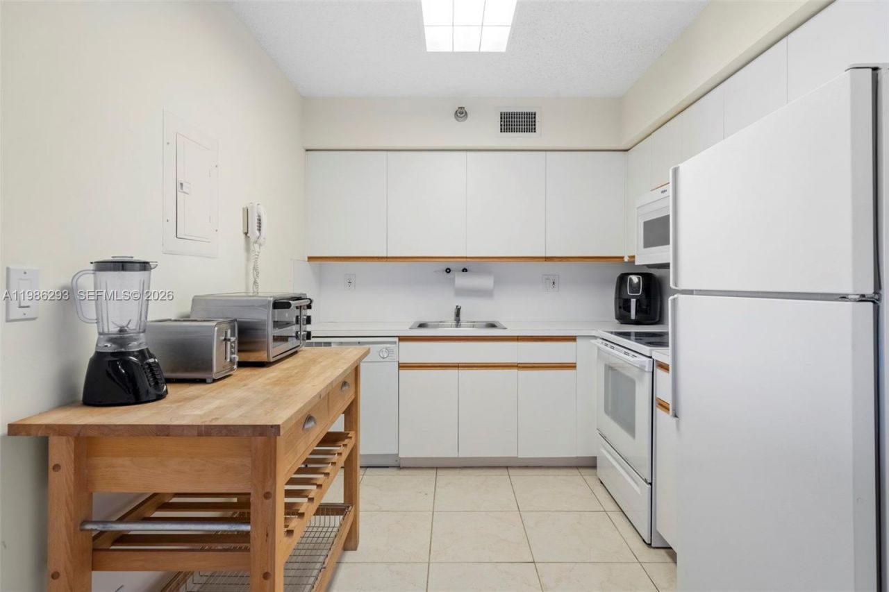 3400 NE 192 Street, Unit 1810, Aventura, FL 33180 Photo
