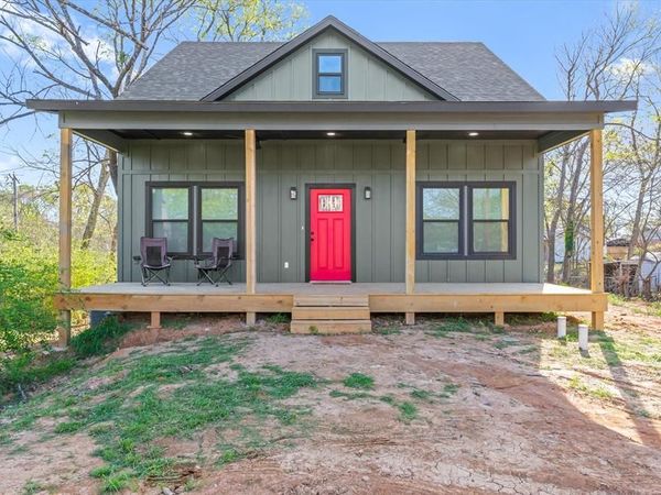 902 N Spring Street , Grand Saline, TX 75140