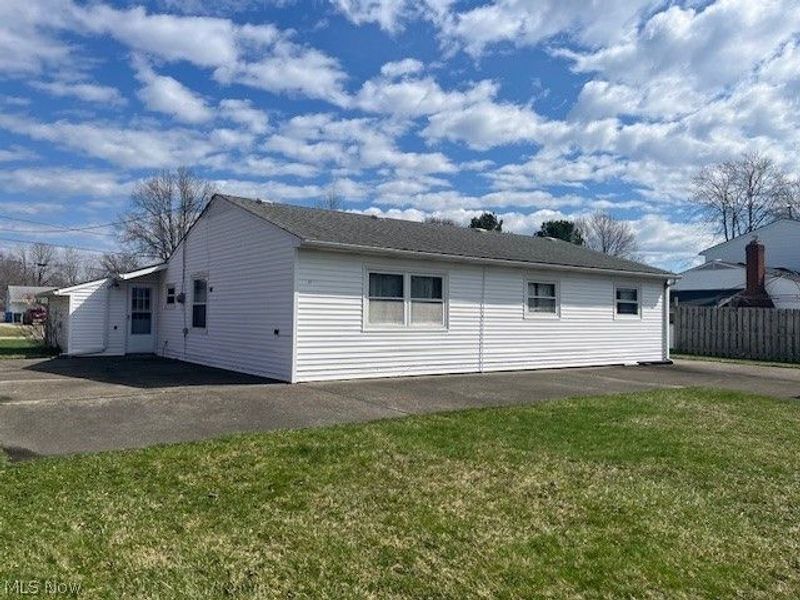 7408 Denny Drive, North Ridgeville, OH 44039 Photo 4