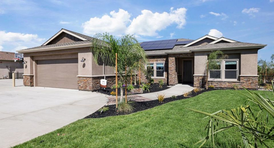 9467 E Jahant Rd, Acampo, CA 95220 Photo