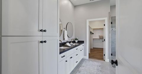 9467 E Jahant Rd, Acampo, CA 95220 Photo