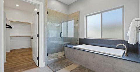 9467 E Jahant Rd, Acampo, CA 95220 Photo