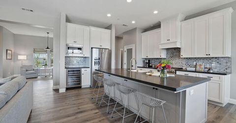 9467 E Jahant Rd, Acampo, CA 95220 Photo