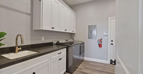 9467 E Jahant Rd, Acampo, CA 95220 Photo