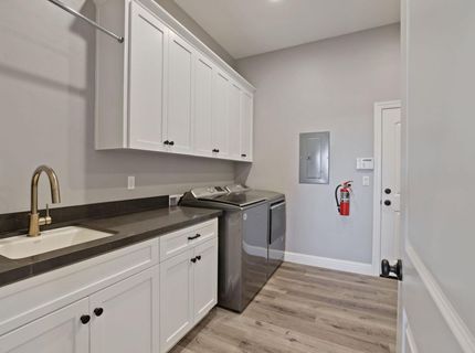 9467 E Jahant Rd, Acampo, CA 95220 Photo