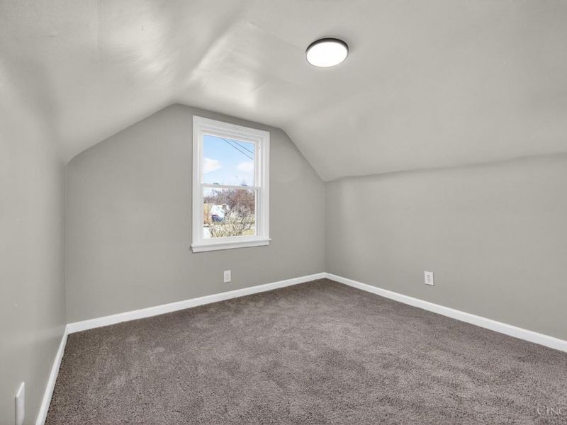 48 Damon Road, Greenhills, OH 45218 Photo 33