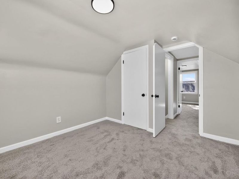 48 Damon Road, Greenhills, OH 45218 Photo 34