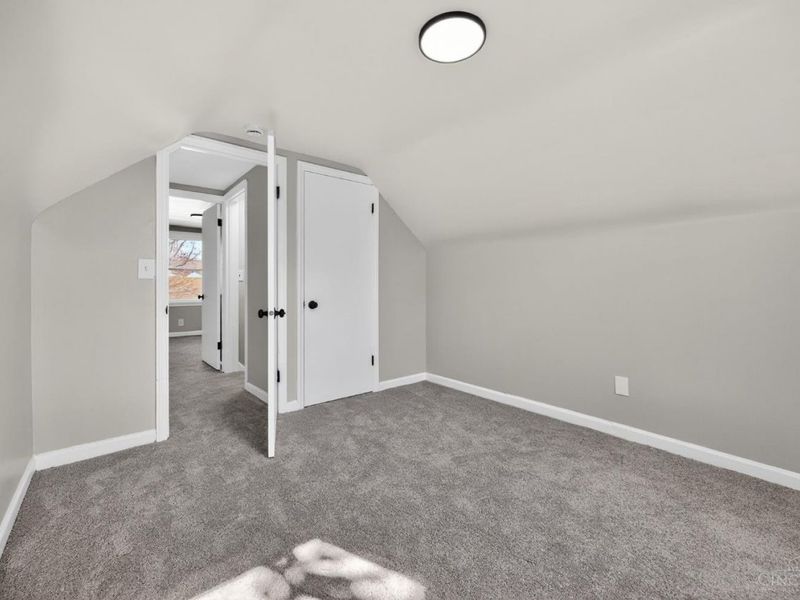 48 Damon Road, Greenhills, OH 45218 Photo 36