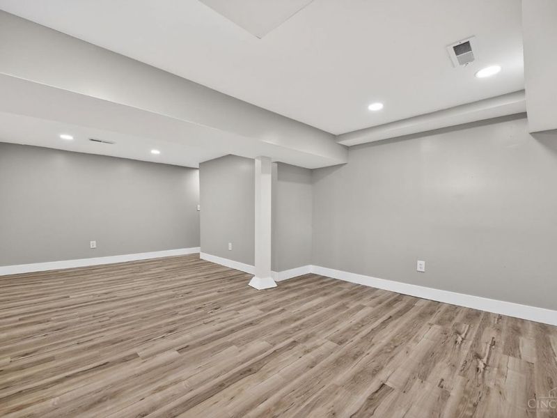 48 Damon Road, Greenhills, OH 45218 Photo 45