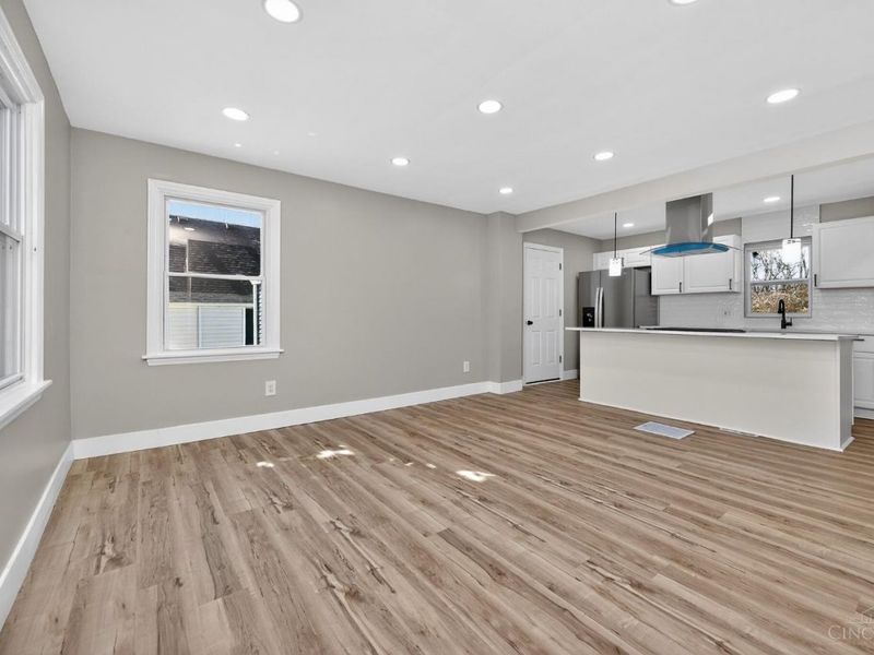 48 Damon Road, Greenhills, OH 45218 Photo 7