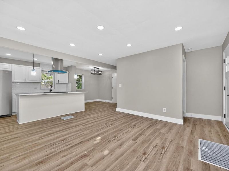 48 Damon Road, Greenhills, OH 45218 Photo 8