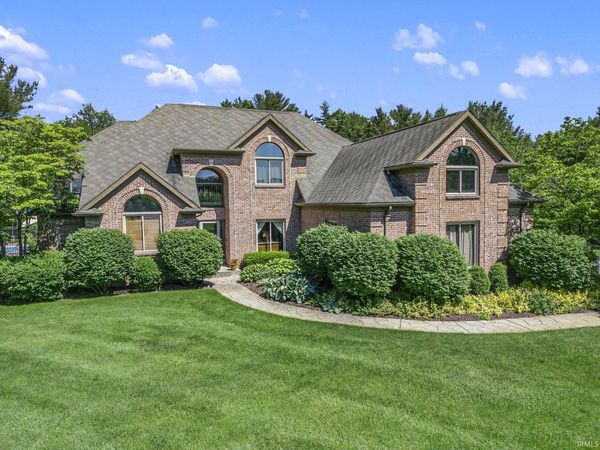 51576 Autumn Ridge Drive, Granger, IN 46530