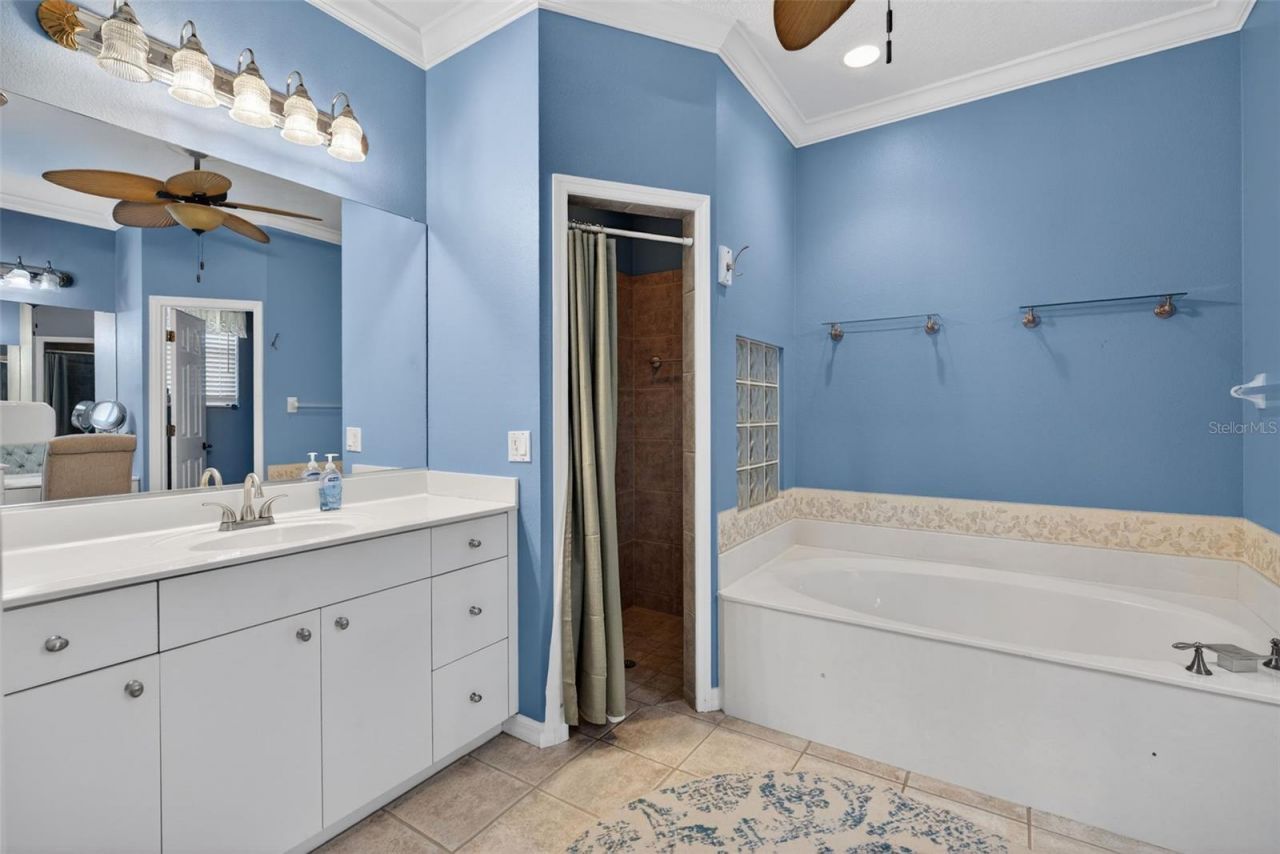 4449 Golden Lake Drive, Sarasota, FL 34233 Photo