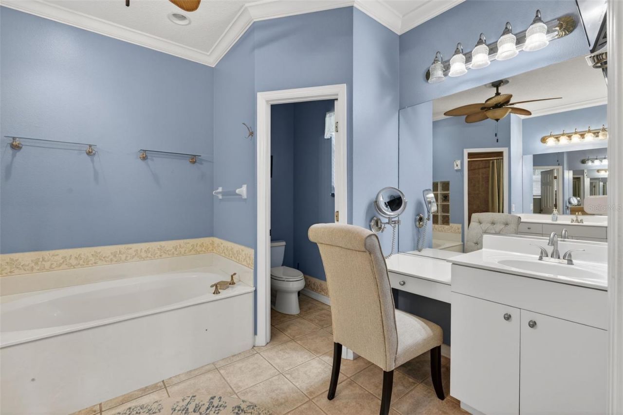 4449 Golden Lake Drive, Sarasota, FL 34233 Photo