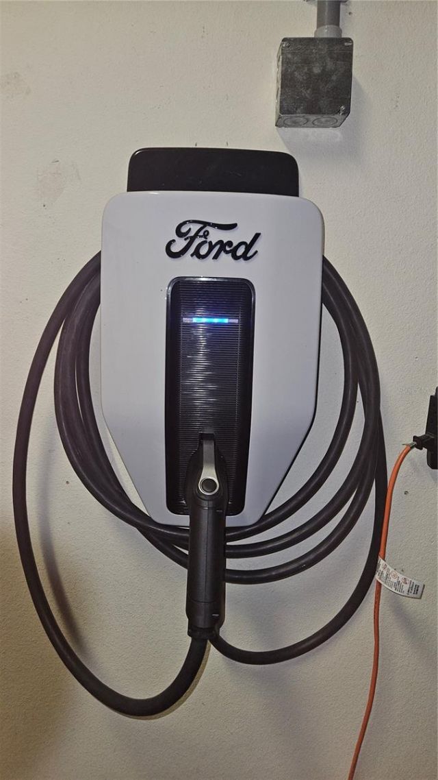 4449 Golden Lake Drive, Sarasota, FL 34233 Photo