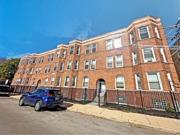 4957 S Calumet Avenue, Chicago, IL 60615