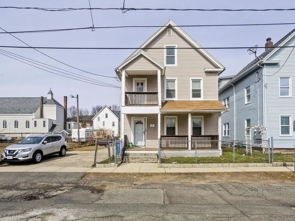 20 E School St, West Springfield, MA 01089