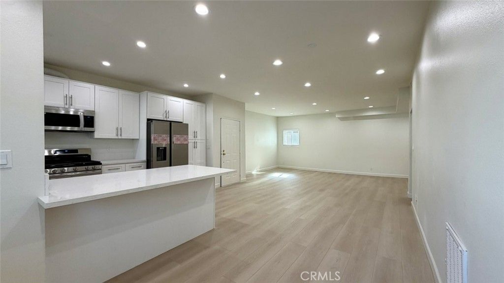 310 E Providencia Avenue, Unit 108, Burbank, CA 91502 Main Photo