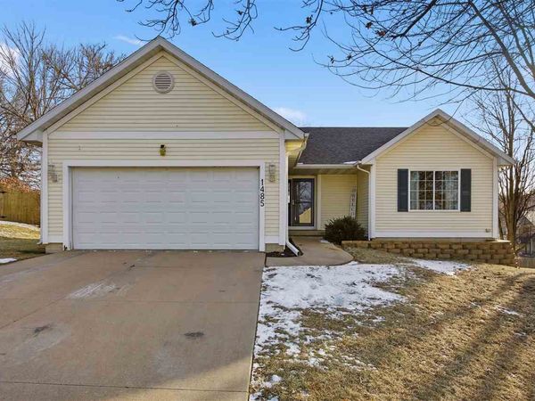 1485 Walker Way, Coralville, IA 52241