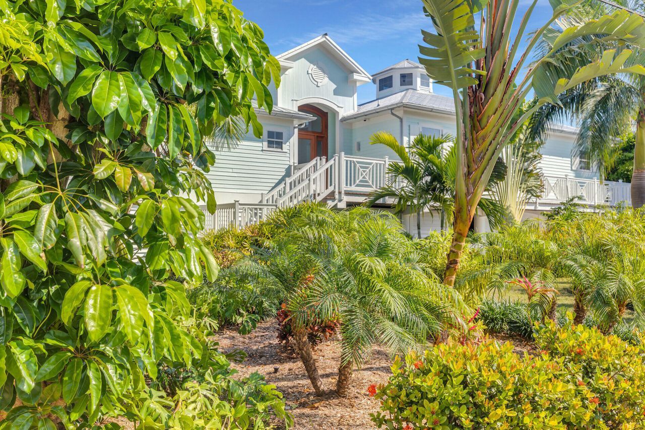 16843 E Point Drive, Sugarloaf, FL 33042 Photo