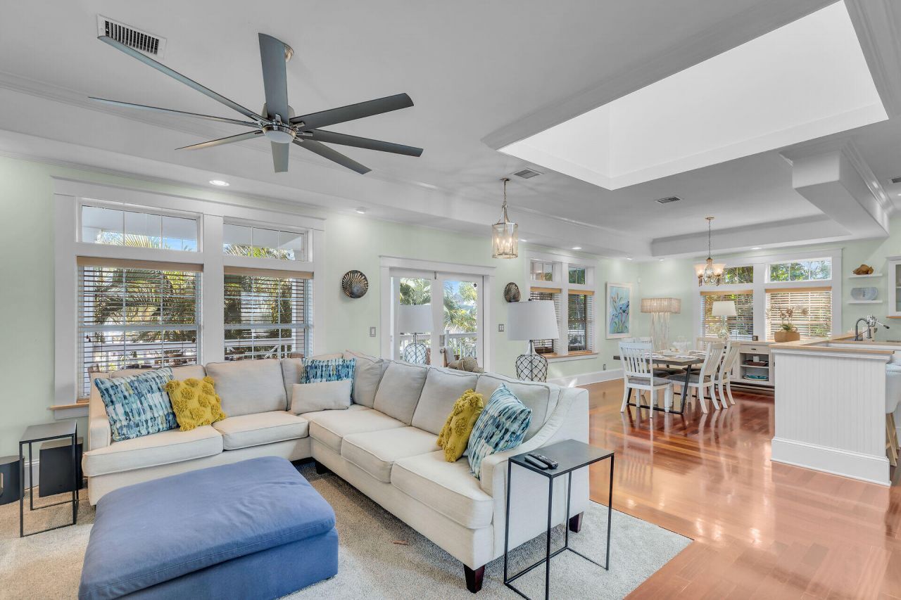 16843 E Point Drive, Sugarloaf, FL 33042 Photo