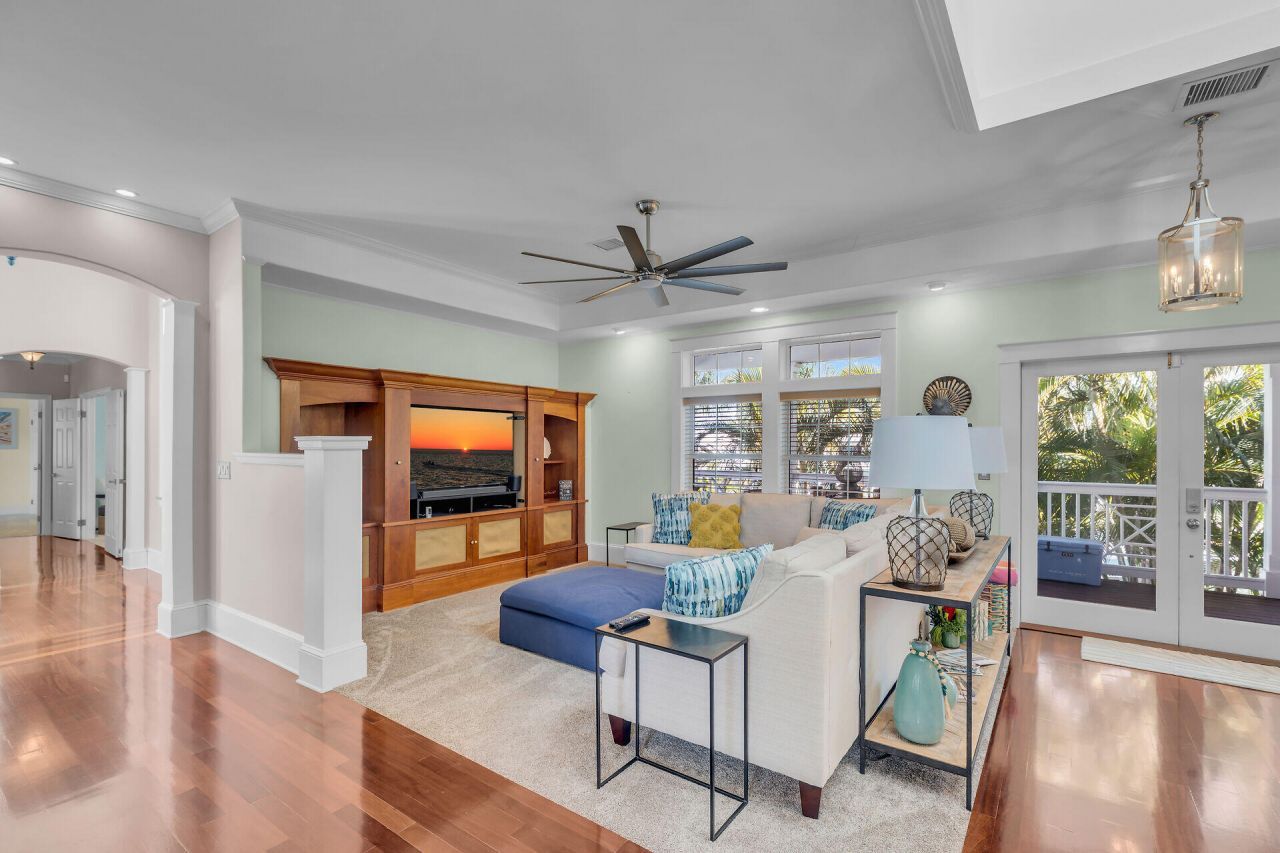 16843 E Point Drive, Sugarloaf, FL 33042 Photo