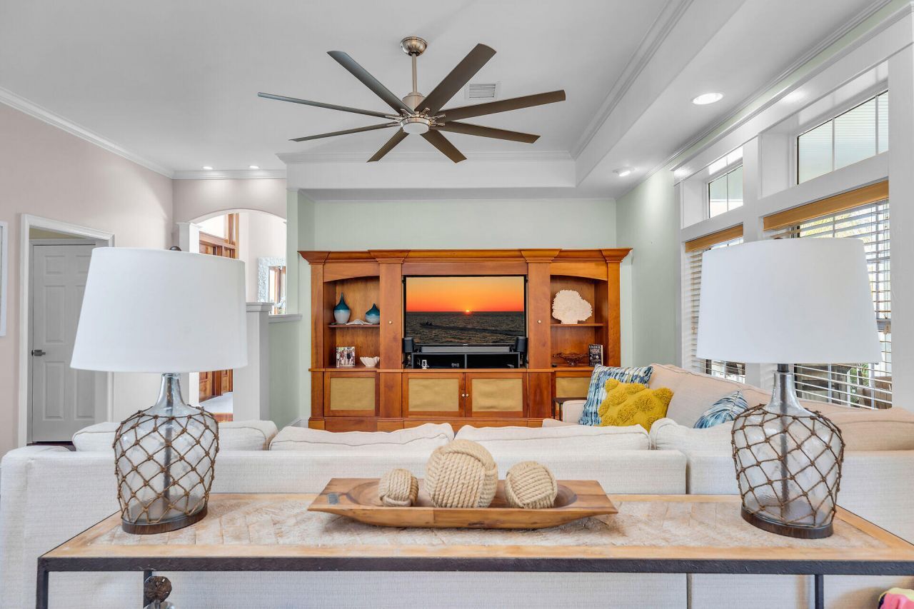 16843 E Point Drive, Sugarloaf, FL 33042 Photo